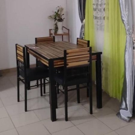Appart meublé le Dakota Yaounde Bagian luar foto