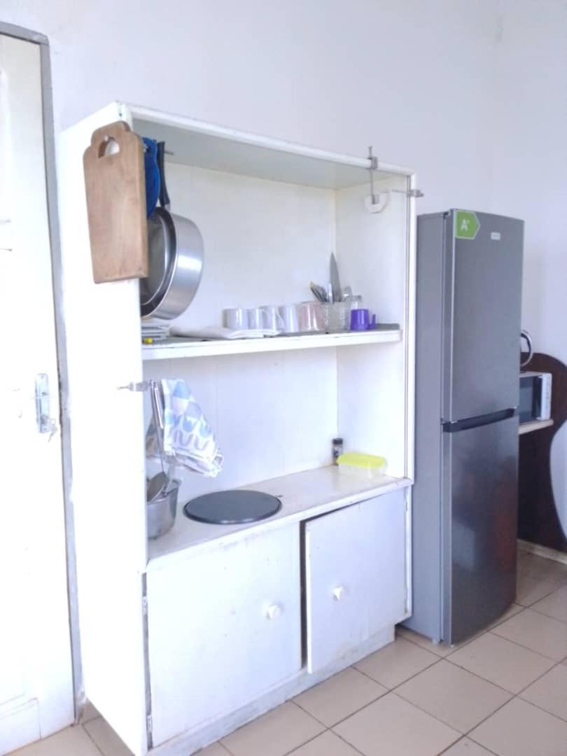Appart meublé le Dakota Yaounde Bagian luar foto