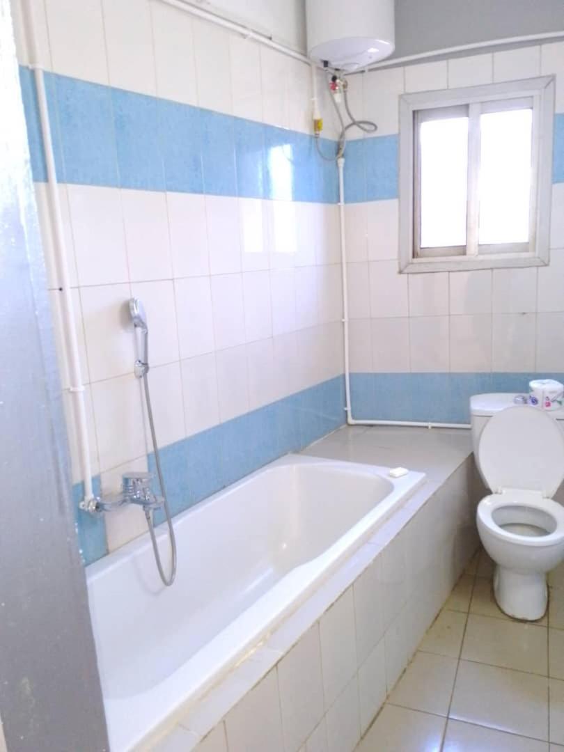 Appart meublé le Dakota Yaounde Bagian luar foto