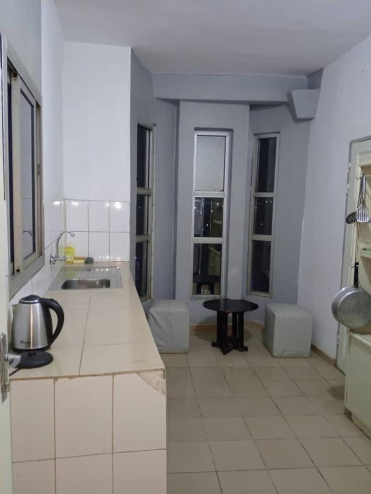 Appart meublé le Dakota Yaounde Bagian luar foto